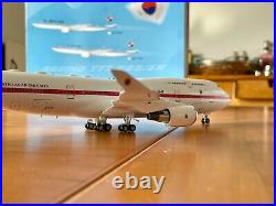 1200 United Arab Emirates Government jet 747-400 A6-UAE
