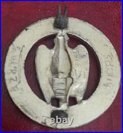 United Arab Emirates Abu Dhabi Miltary Soldier Badge Light Metal 3.5x3.5cm