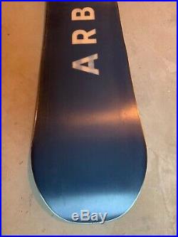 Used Arbor Foundation Rocker Twin Tip Snowboard 148 cm